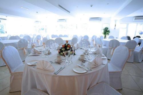 קנילוורת' Riverside Hotel מראה חיצוני תמונה